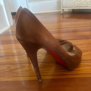 Christian Louboutin - Very Prive heels- Brown
